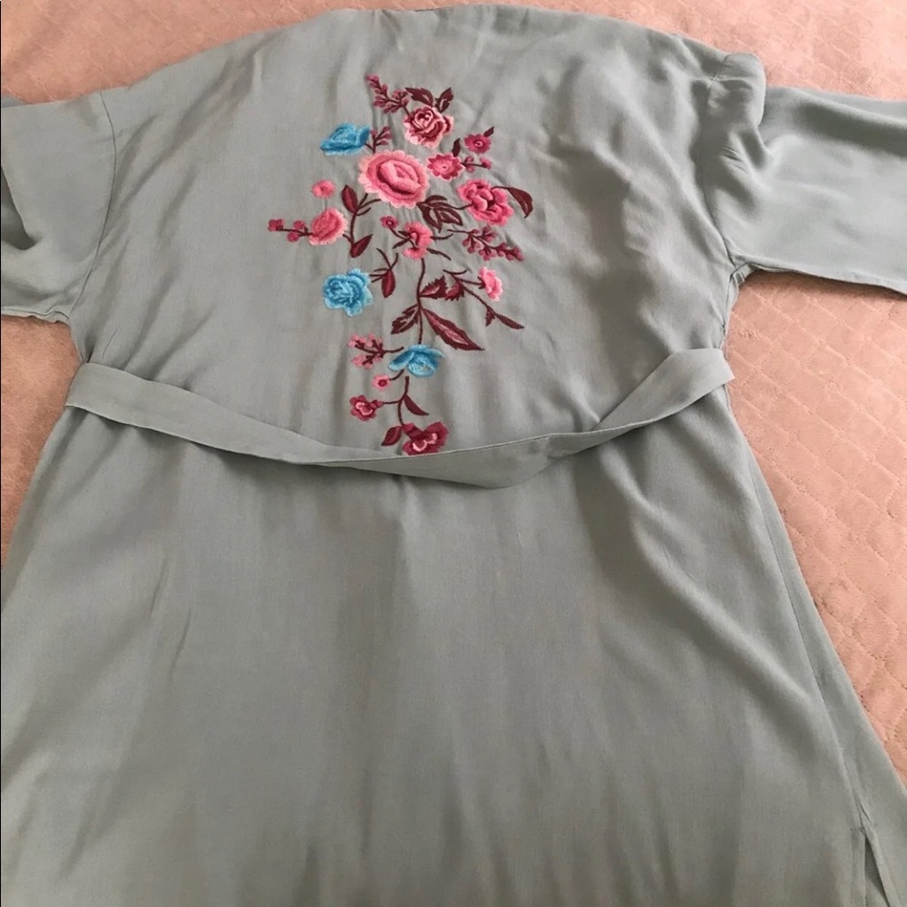 NWT Xhiliration Size Xs Robe